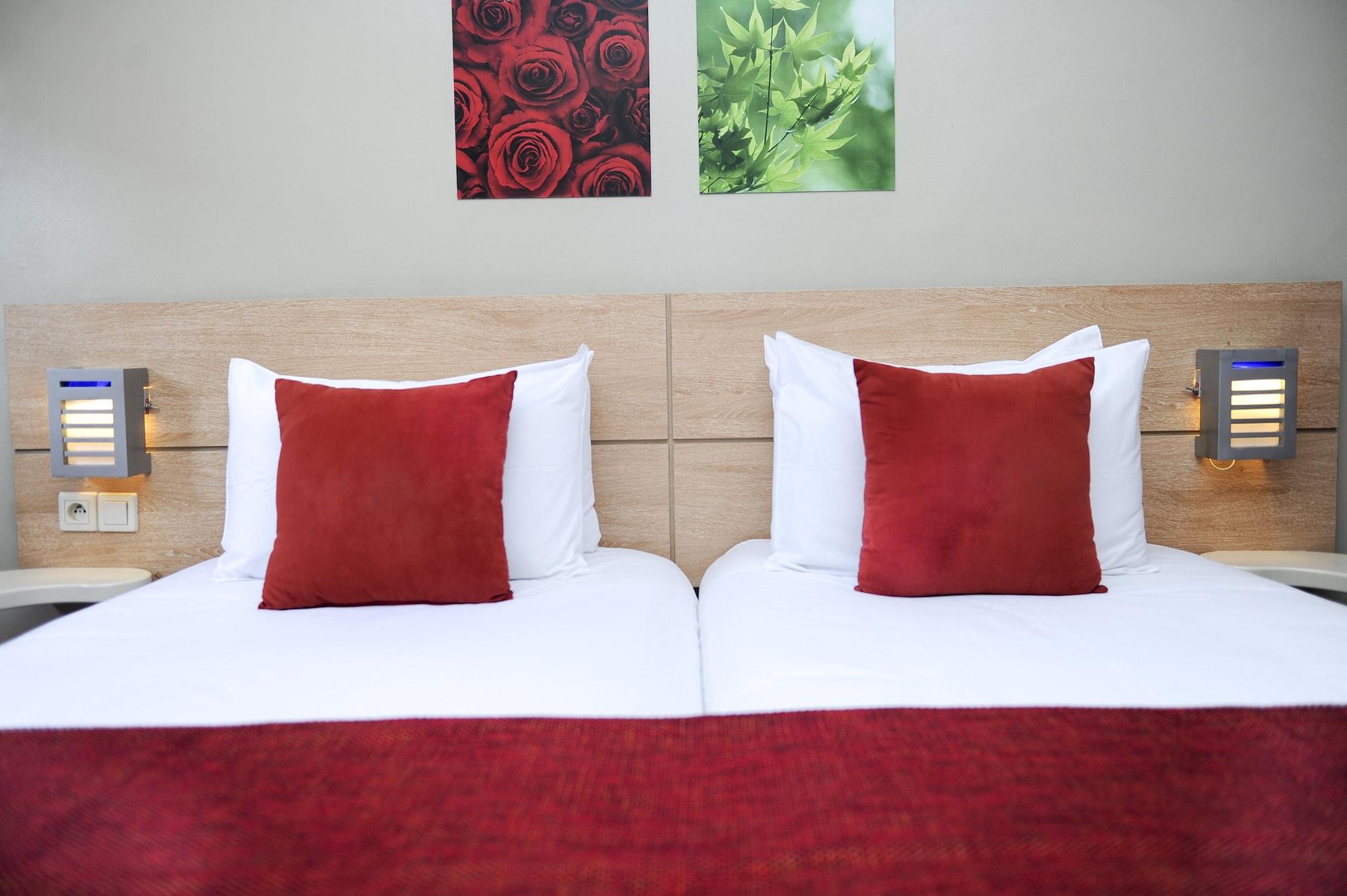 Manzil Hotel