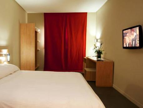 Hotel Manzil 2*